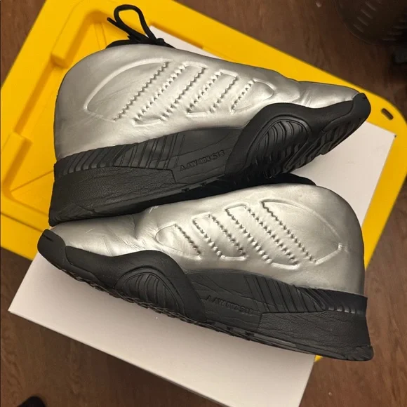 Adidas AW Futureshell Size 9.5 - Picture 2 of 5